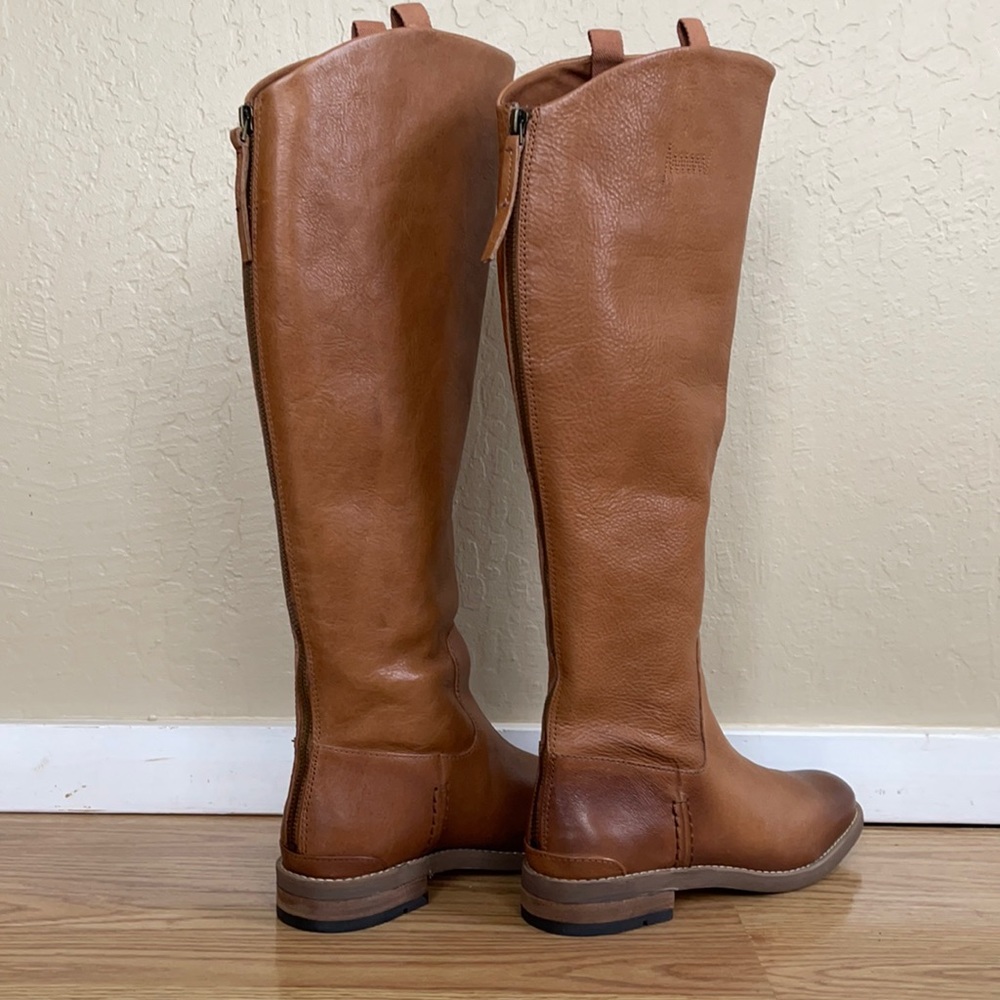 Franco Sarto knee-high leather boots. Women’s size 8.